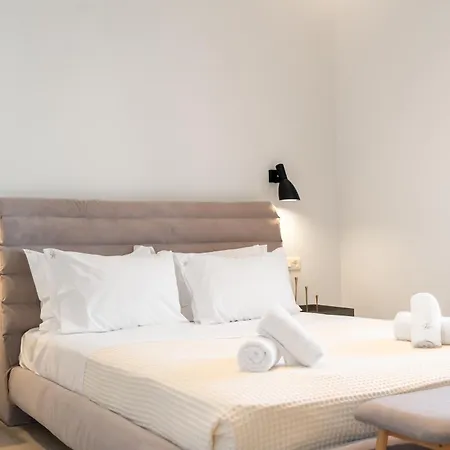 With Private Pools By Explore Βίλα *