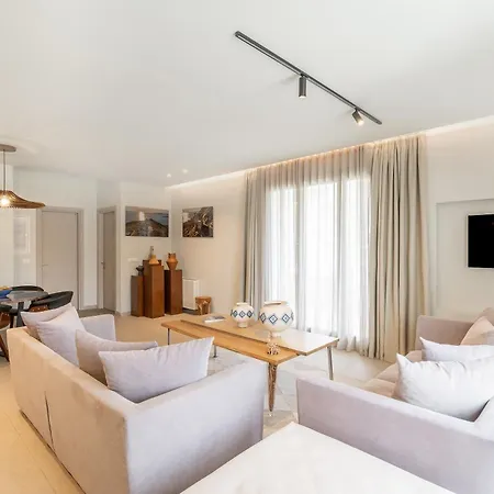 With Private Pools By Explore Βίλα