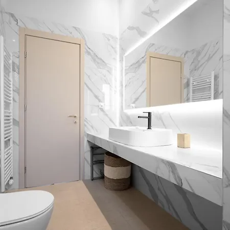 Βίλα With Private Pools By Explore