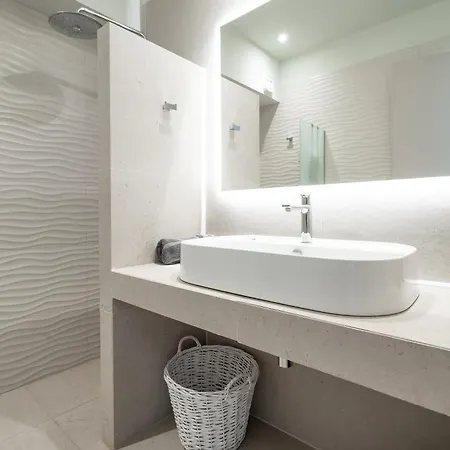 Suitehome With Private Pools By Explore Villa *