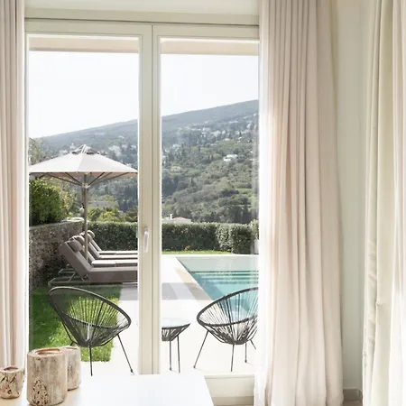 Suitehome With Private Pools By Explore Andros Town