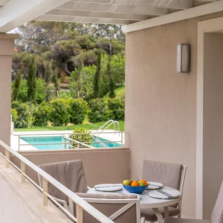 Suitehome With Private Pools By Explore Villa Andros Town