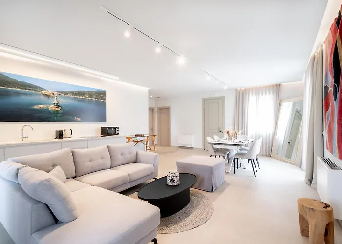 With Private Pools By Explore * Ándros